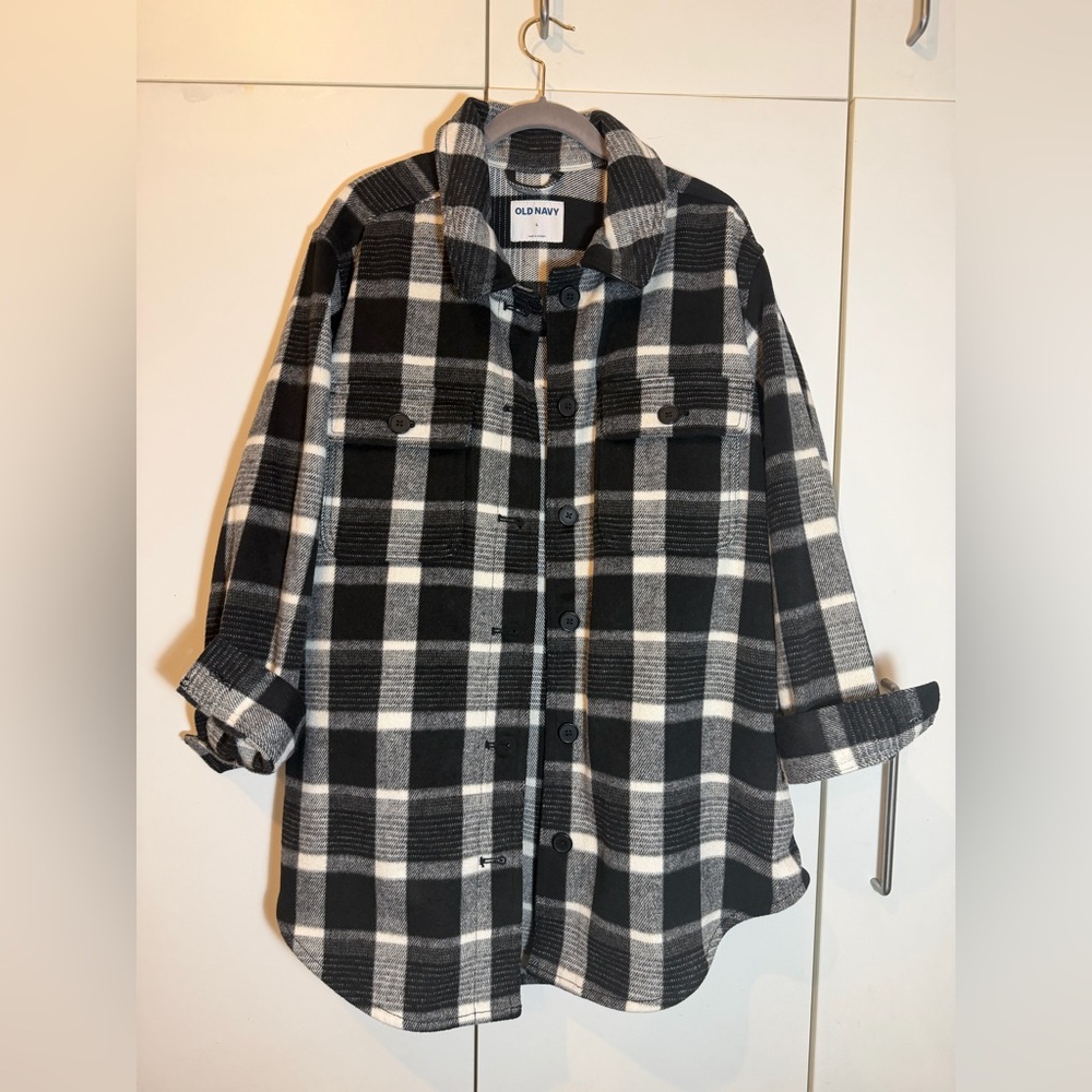 Old Navy Checkered Black and White Shirt Jacket